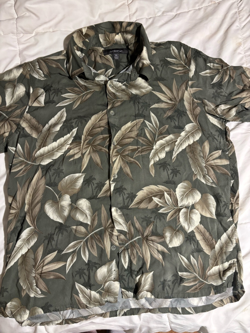 croft & barrow Green and Beige Leaf Print Button-Up